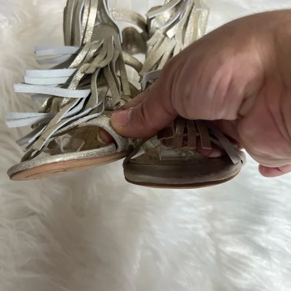 - SAM EDELMAN Gold Fringe Sandal Size 6 - Picture 14 of 17